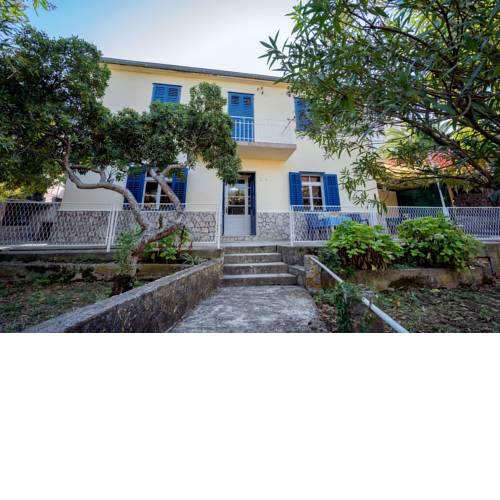 Sandy's Garden Villa
