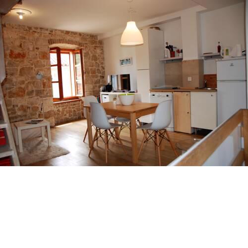 Sea and sun apartment in the center of Vis
