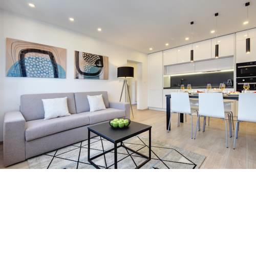 Sea Side Apartment