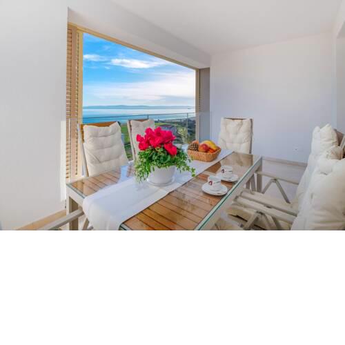Sea view apartment EMA
