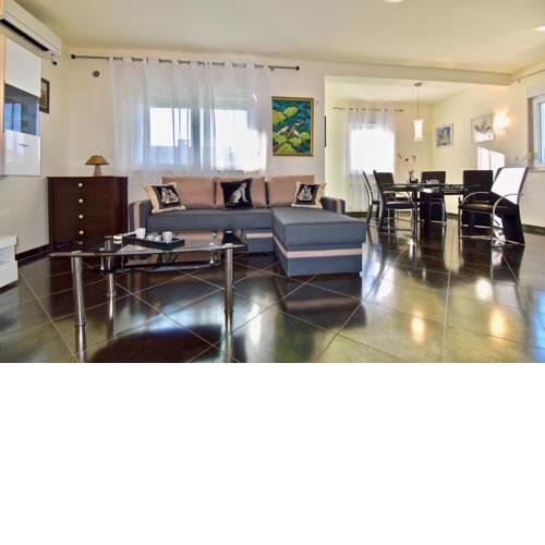 Sea view apartments near the beach