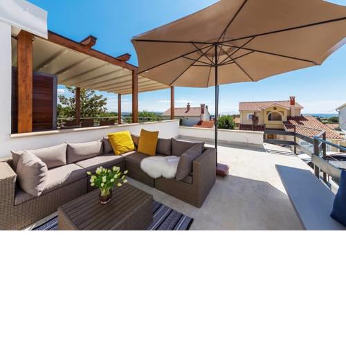 Sea view modern spacious lounge house