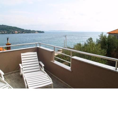 Seafront Apartment Dolores