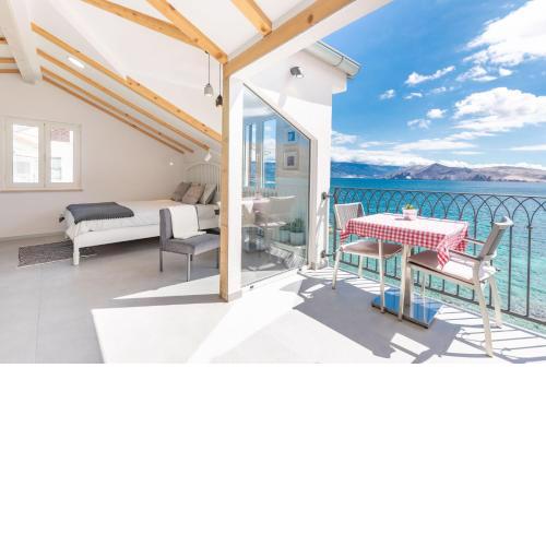 Seafront Baska Apartment