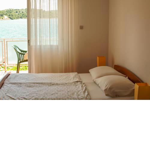 Seafront Studio Apartment in Tisno
