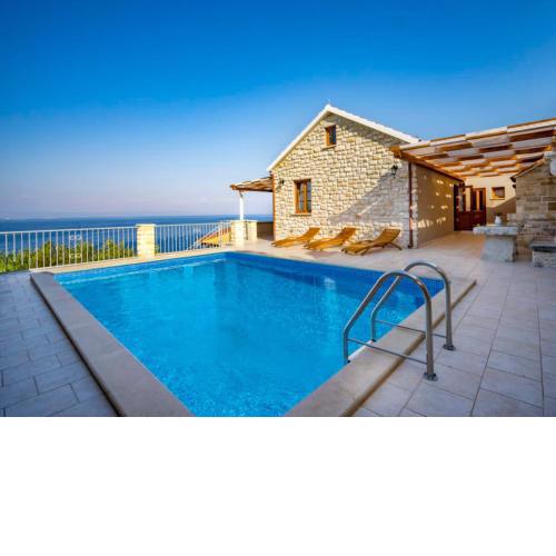 Seafront Villa Nina