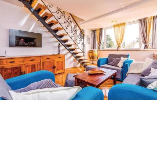 Seamans Apartment