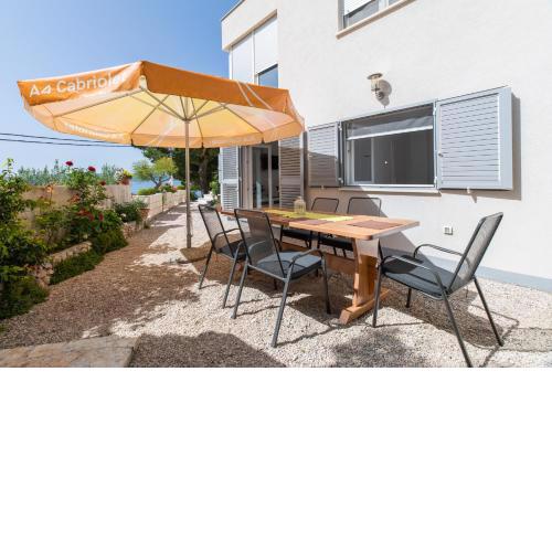 Seaside Apartment Kamelia