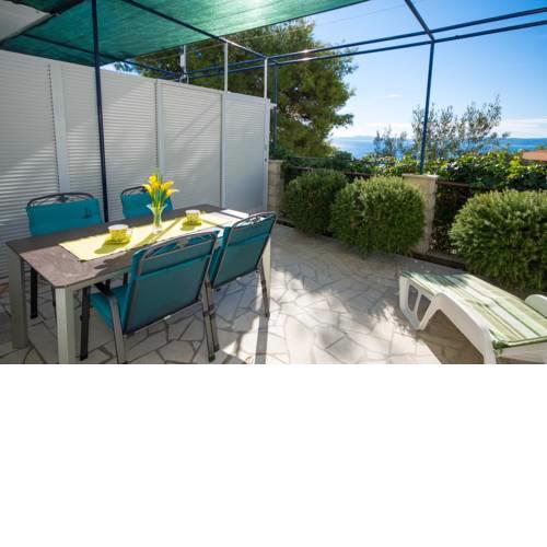 Seaside apartments with a swimming pool Rastici, Ciovo - 2793