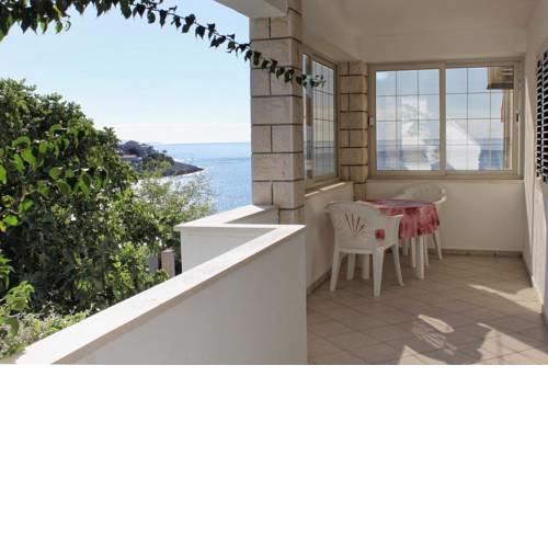 Seaside apartments with a swimming pool Zavalatica, Korcula - 9150