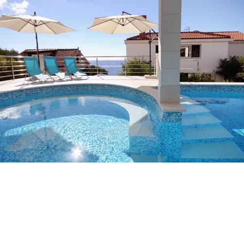 Seaside apartments with a swimming pool Zavalatica, Korcula - 9151