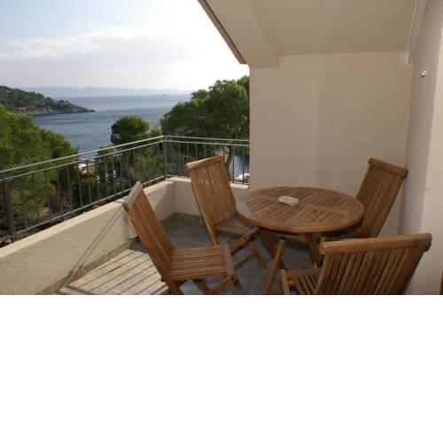 Seaside family friendly house with a swimming pool Cove Osibova, Brac - 2837