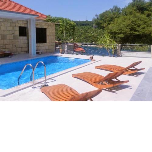 Seaside family friendly house with a swimming pool Puntinak, Brac - 767