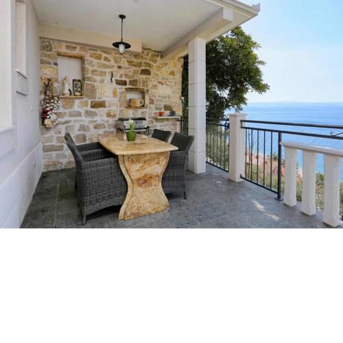 Seaside holiday house Stanici, Omis - 10357