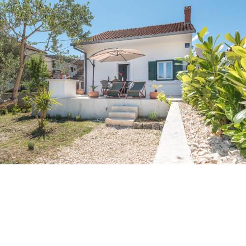 Seaside holiday house Vinisce, Trogir - 11482