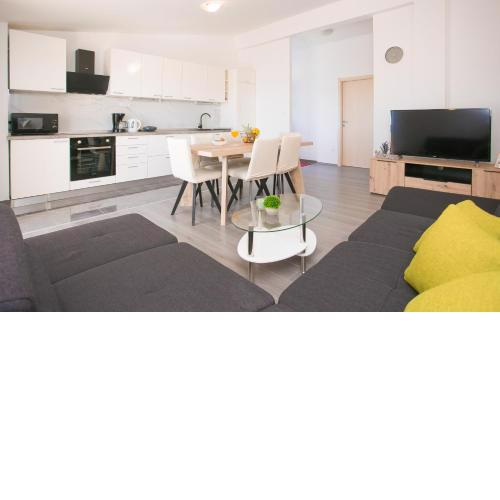 Seaview Apartment A&A