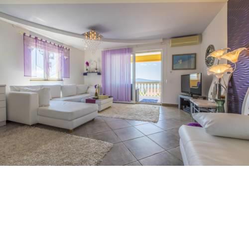 Seaview Apartment