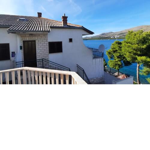 Seaview & Beachfront Apartments Jakov