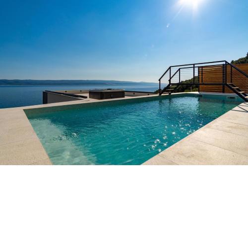Seaview Villa BLUE LAGOON with private pool, jacuzzi, media room, 6 bedrooms, beach 70m