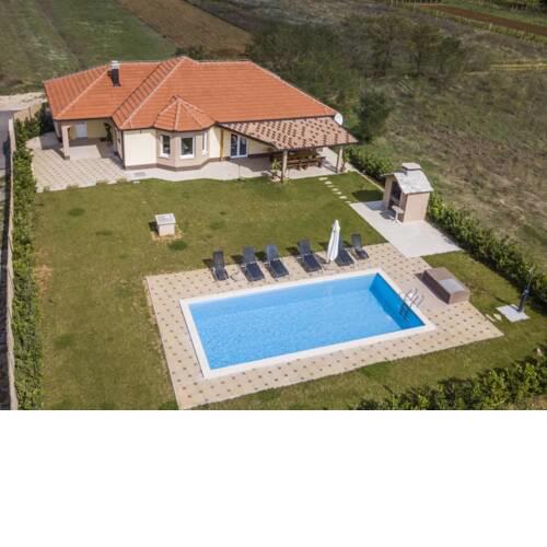 Secluded Villa in Donji Proložac with Private Pool
