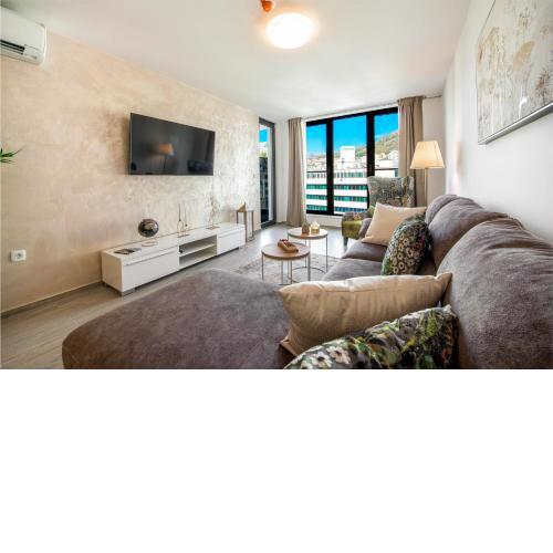 Silver Gold Apartments