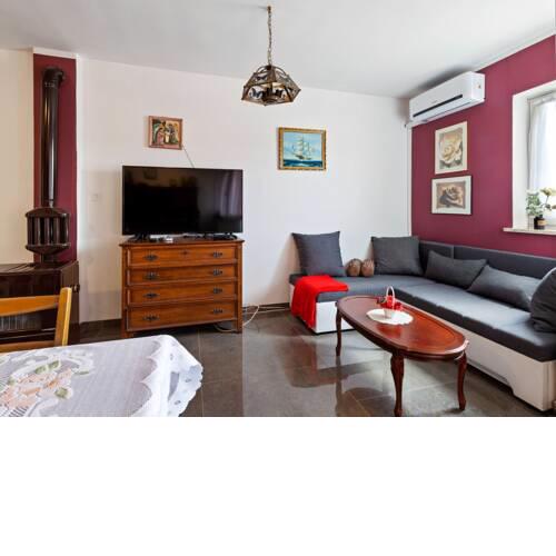Simplistic Apartment in Rabac near Seabeach