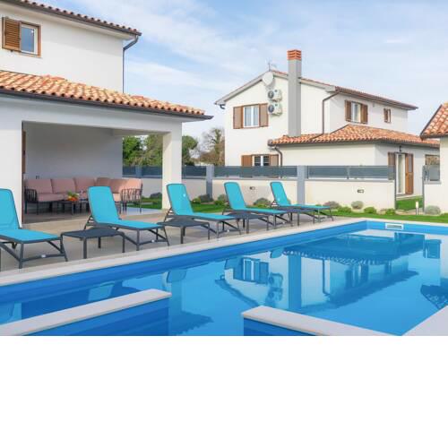 Sisan Villa Sleeps 6 with Pool and Air Con