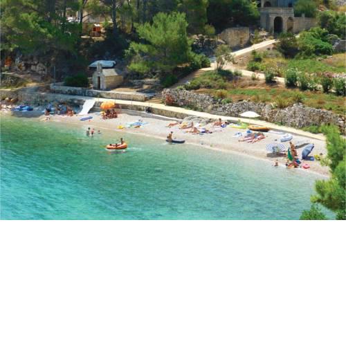 Six-Bedroom Holiday Home in Jelsa