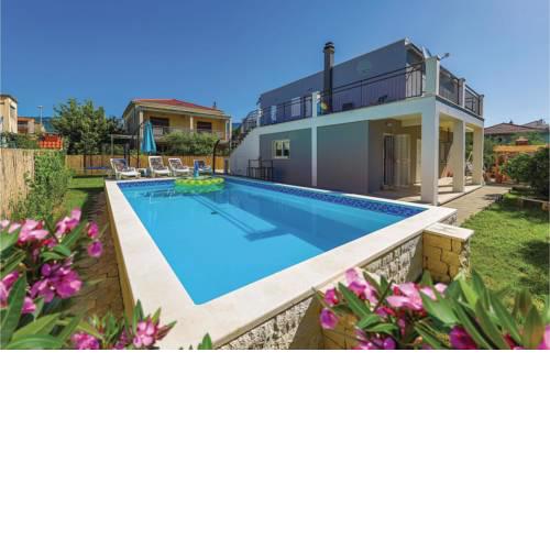 Six-Bedroom Holiday Home in Kastel Stafilic