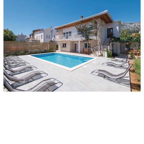 Six-Bedroom Holiday Home in Orebic