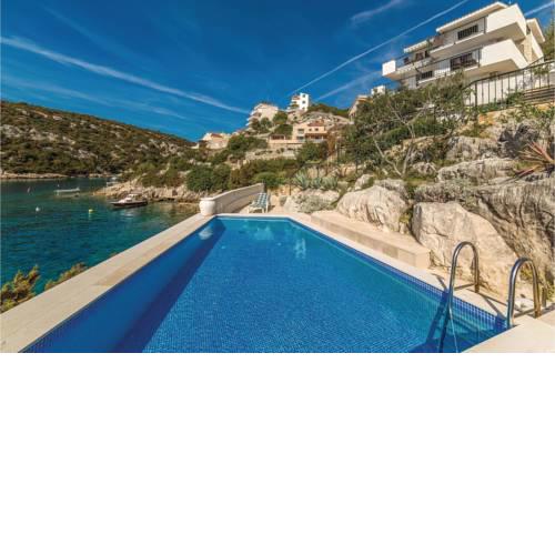 Six-Bedroom Holiday Home in Vinisce