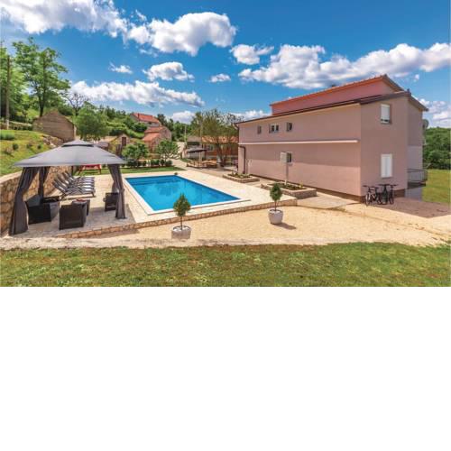 Six-Bedroom Holiday Home in Vinjani Gornji