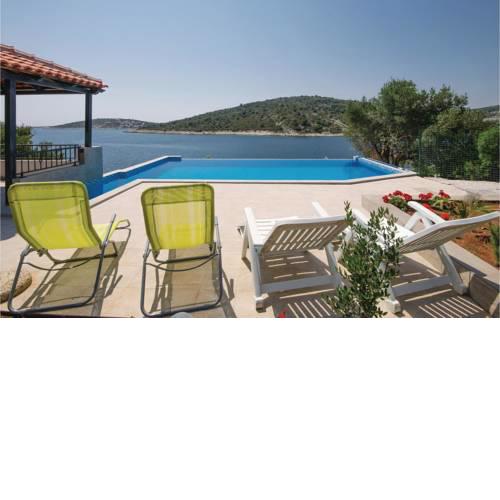 Six-Bedroom Holiday home Sevid with Sea View 09