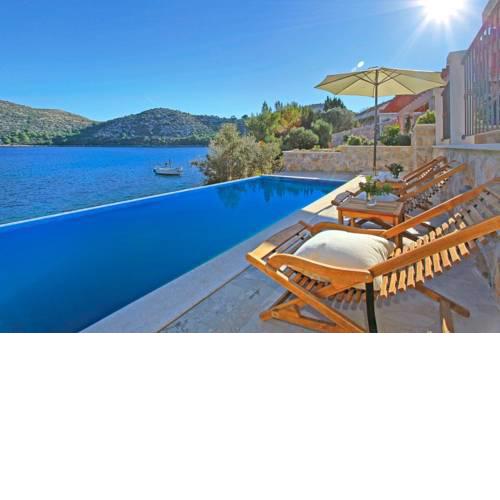 Skrivena Luka Villa Sleeps 8 Pool Air Con WiFi