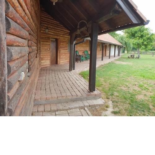 Slavonski dvori