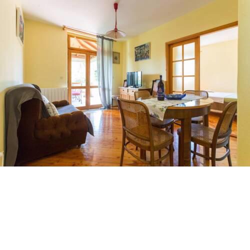 Sleep, Park & Fly Cottage