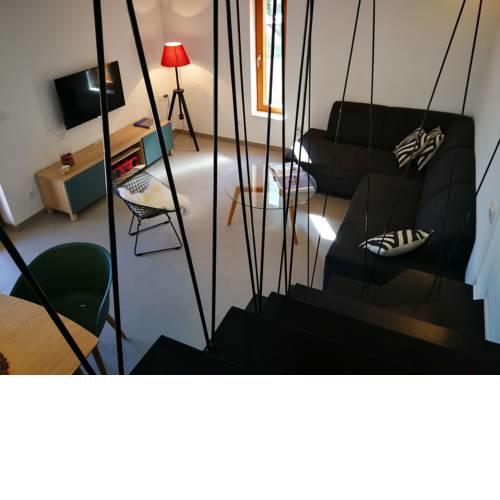 Small Villa Mande