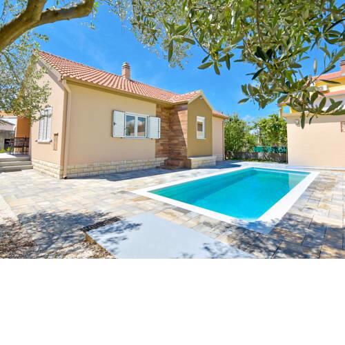 Soric Villa Sleeps 8 with Pool and Air Con