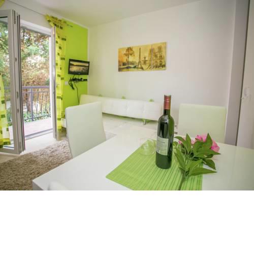 Spacious Apartment near Sea in Kukci Croatia