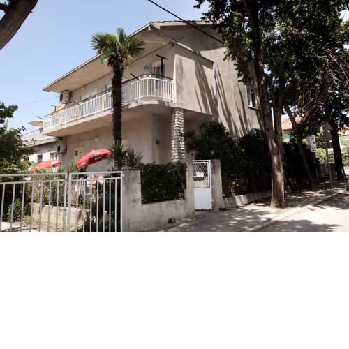 Spacious Apartment near sea, Split and Trogir
