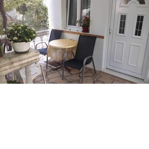 Spacious apartment with large parking lot