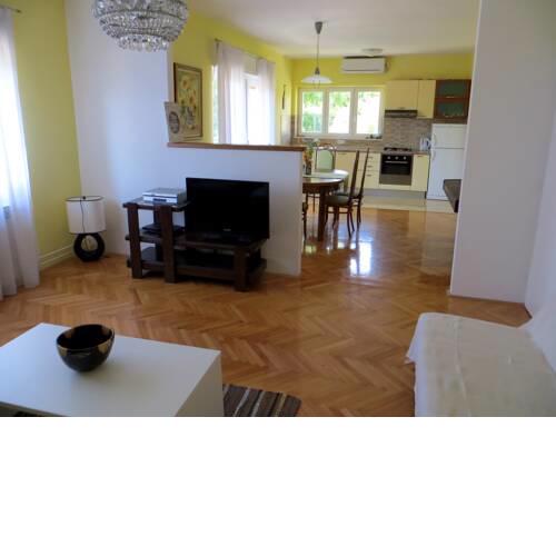 Spacious & Full Equipped/BBQ/Quiet Center!