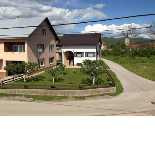 Spacious Holiday Home near Lake in Lovinac