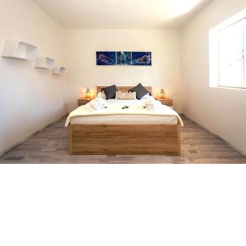 Spacious Terrace Apartment