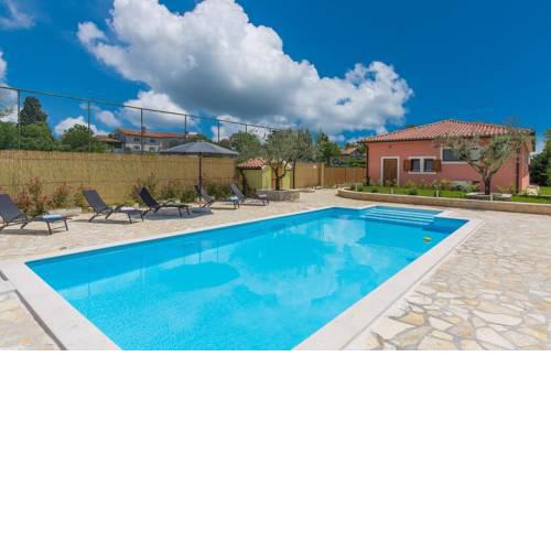 Spacious Villa Perkovic with private Pool and Jacuzzi