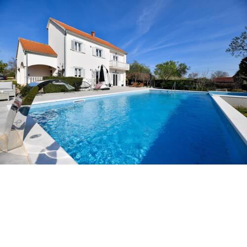 Spacious villa Vito with large pool