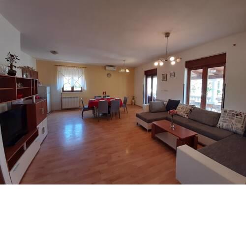 Splendid Apartment in Banjole with Terrace