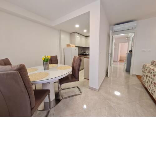 Split City Apartment Rosemary