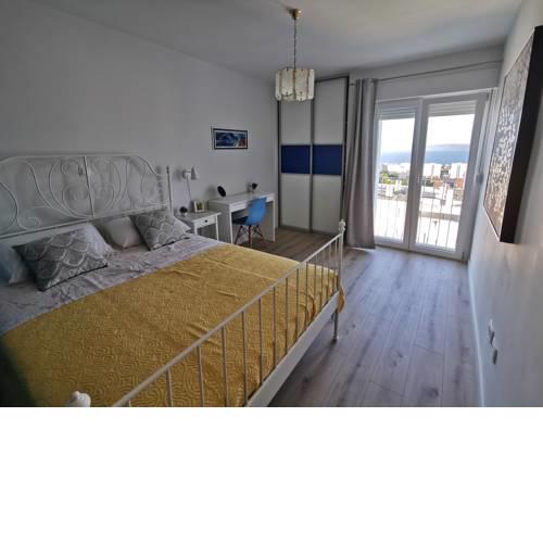 Luxury 3 bedroom apartment with sea view