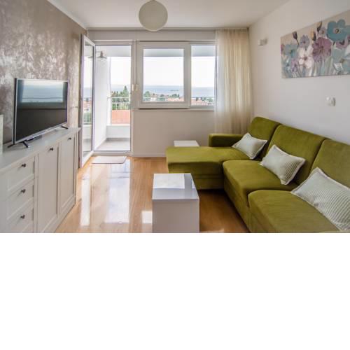 Split Pearl Apartment